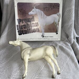 STUNNING Vintage Breyer Horse Alabaster Proud Arabian Stallion #211‎